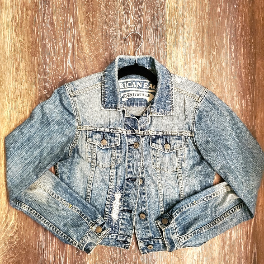 American Eagle distressed denim jacket